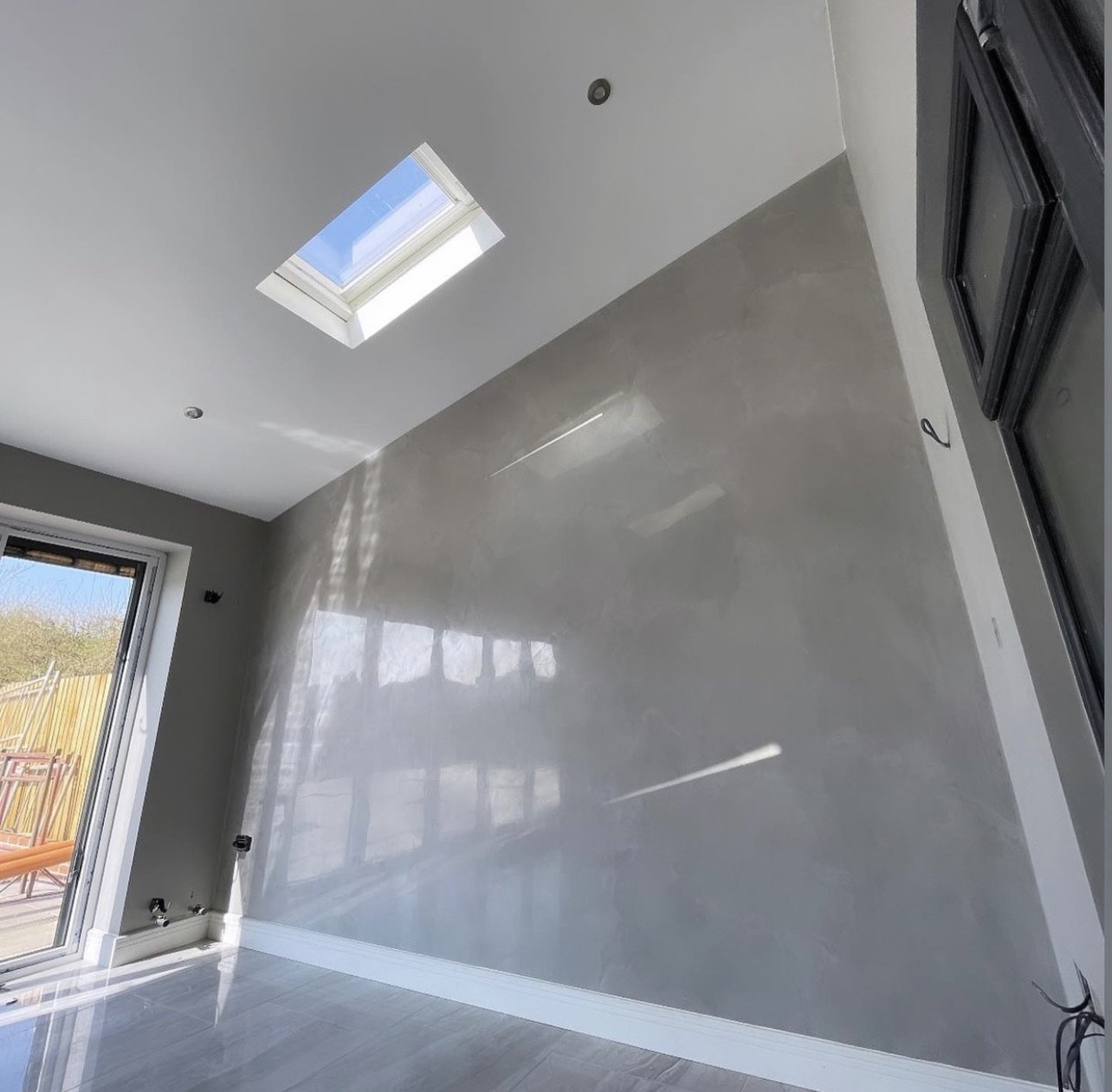 Image of Decoveno Light Grey Stucco Veneziano Venetian Plaster polished wall