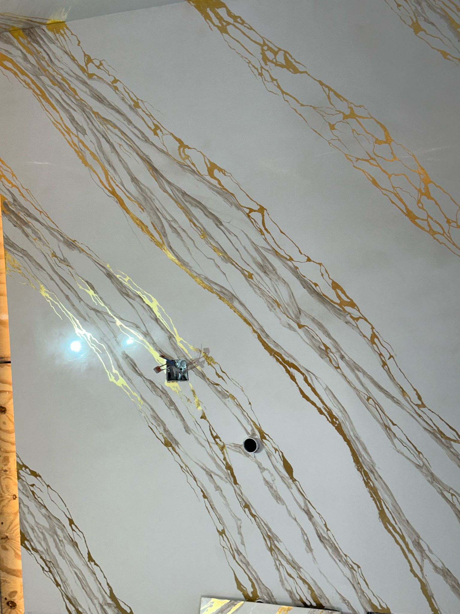 Decoveno 20 square metre White Marble with Gold Leaf Kit - Image 7